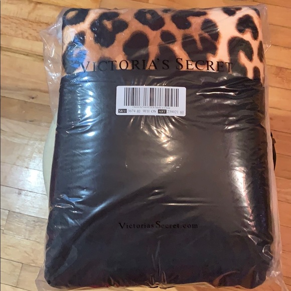 PINK Victoria's Secret Other - Pink Sherpa blanket